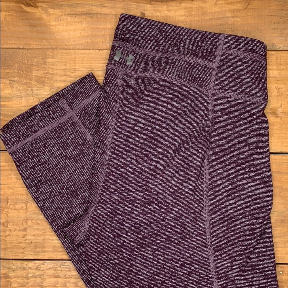 Under Armour cropped leggings - size medium
